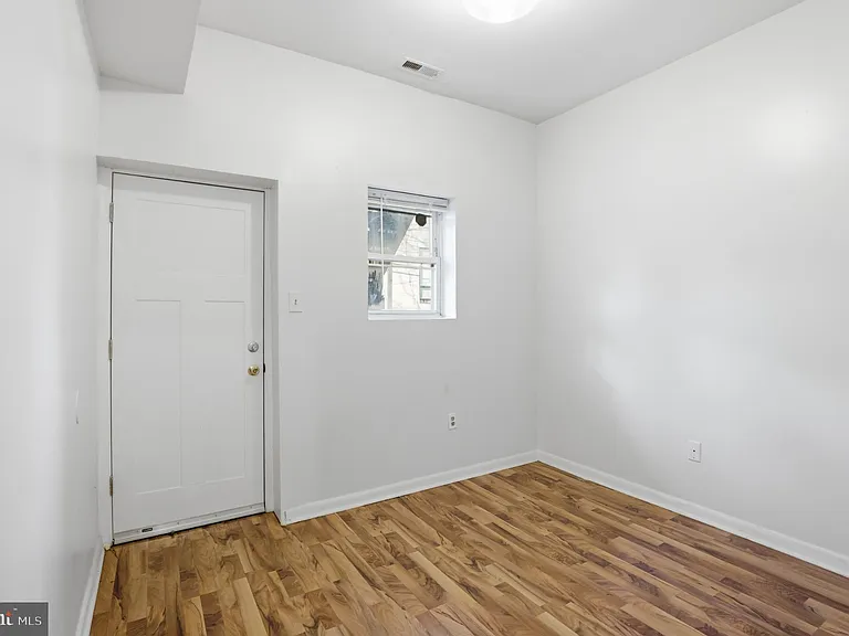 1912 9th St NW #1 — Photo 15