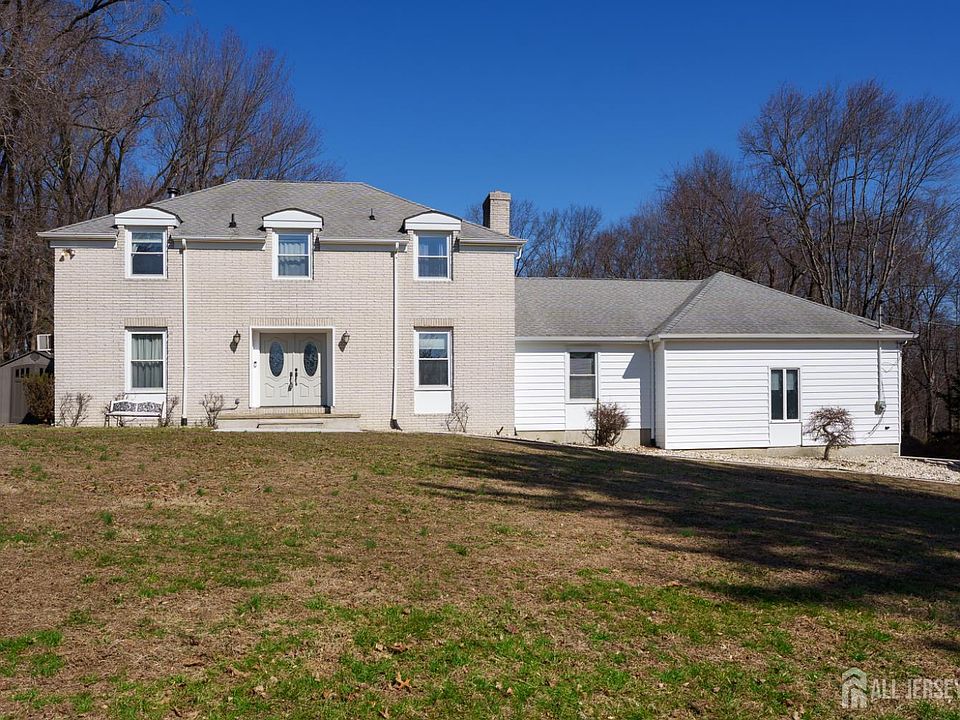 1st image of 304 Schoolhouse Rd