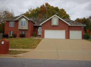 977 E Gaslight Dr, Springfield, MO 65810