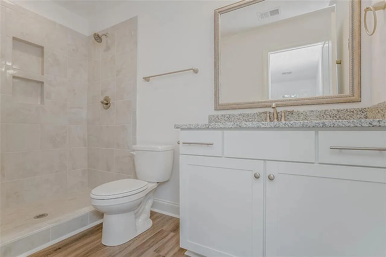 3 bed, 2.5 bath, 1524 sqft, $1,995 — Photo 2