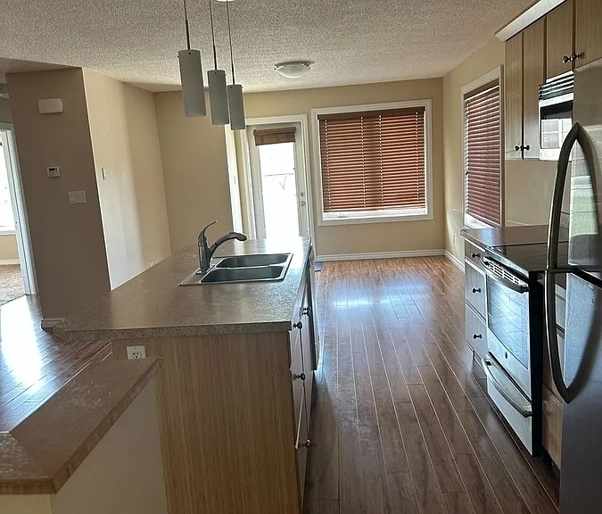 2160 McIntyre St #2 — Photo 2