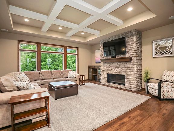 2nd image of 2761 Creekwood Cir