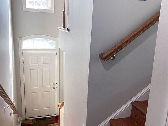 2nd image of 16505 Steerage Cir