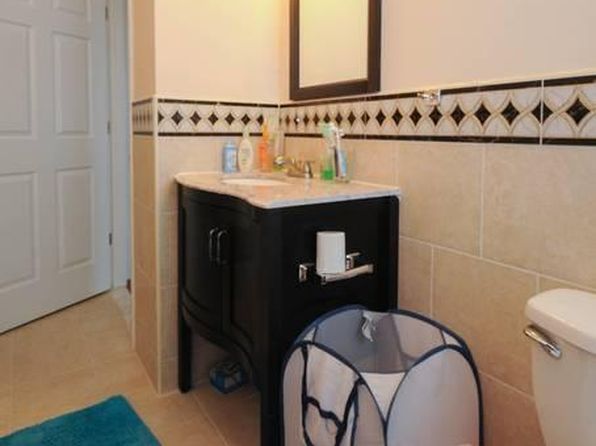 913 Ridge Ave APT C