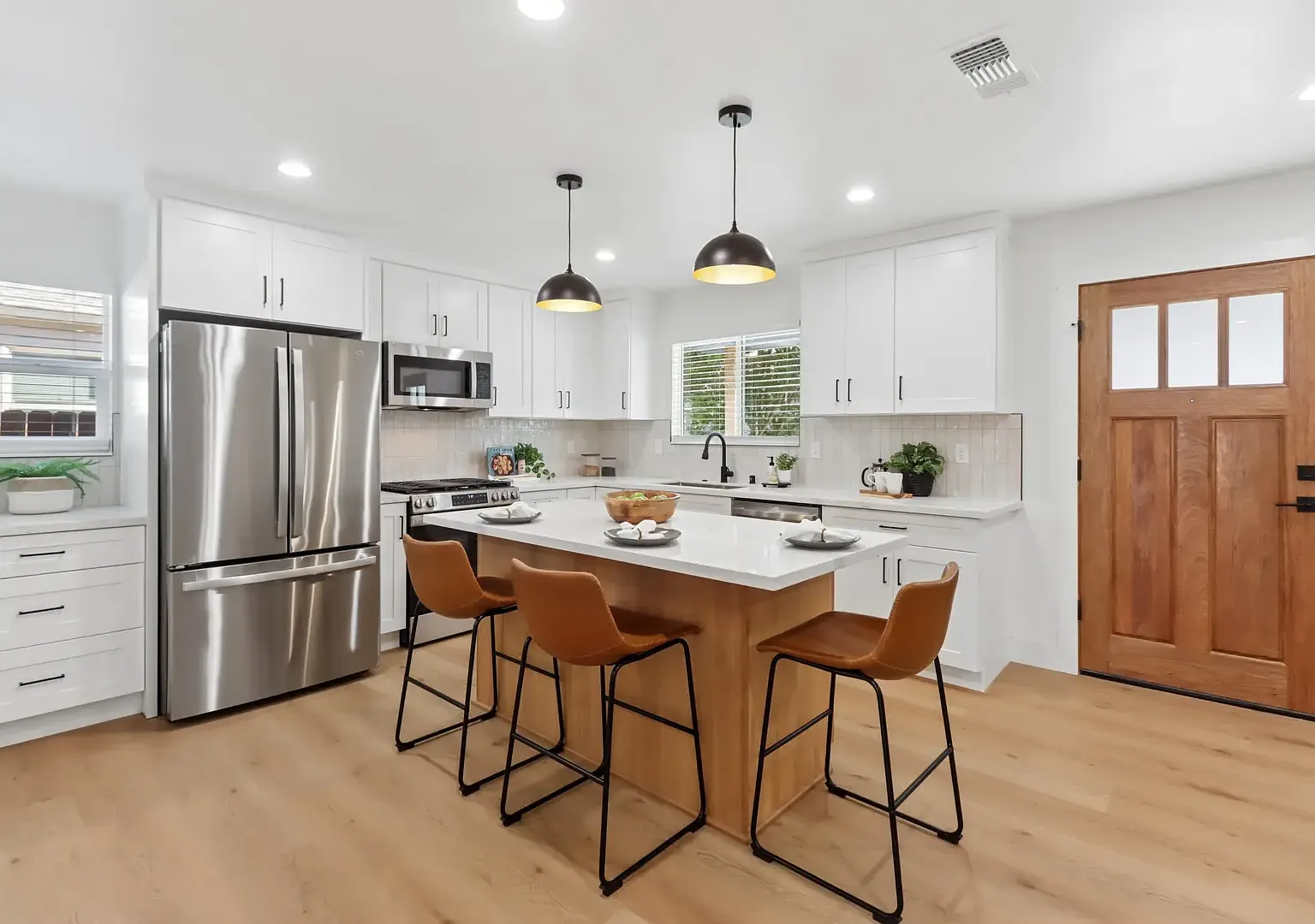4 bed, 1589 sqft, $3,750 — Photo 3