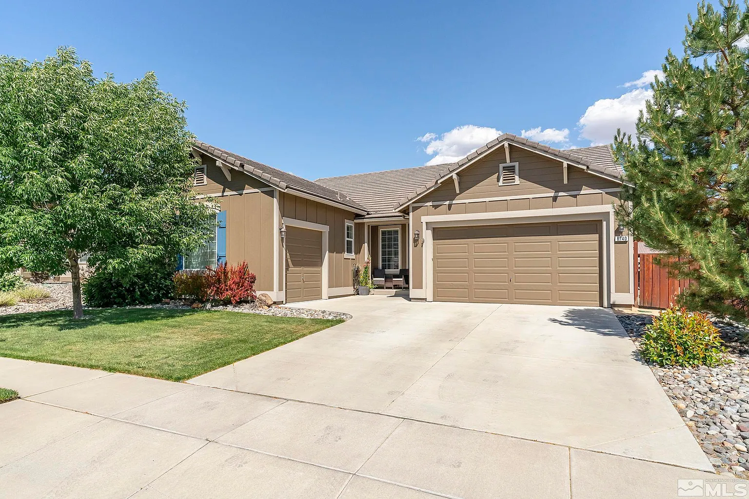6740 Fabric Dr photo 1