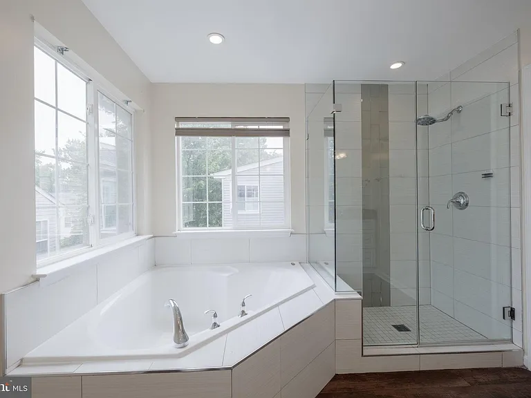 5319 Waldo Dr — Photo 31