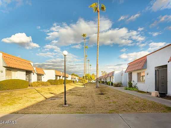 3rd image of 6812 N 35TH Avenue #D