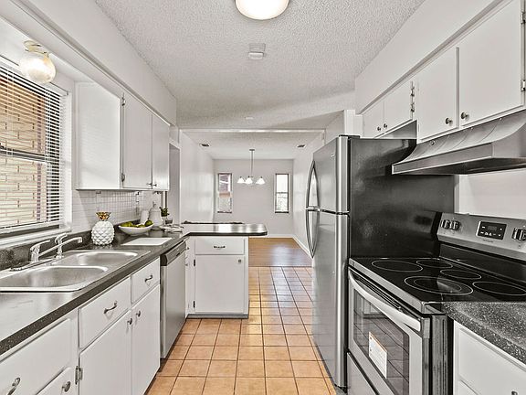 5th image of 4805 Malarkey St