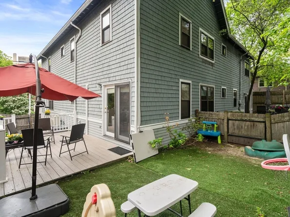 620 Washington St Unit 620, Brookline, MA 02446