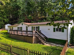 1324 N Poplar Fork Rd, Hurricane, WV 25526