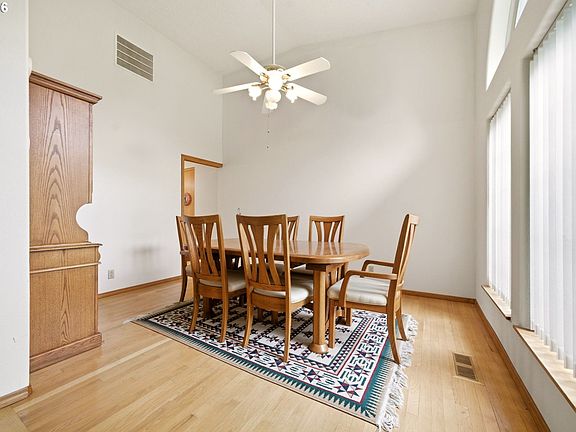 5th image of 34570 SE Colorado Rd