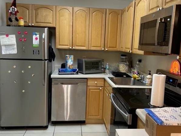 460 NW 20th St APT 304, Boca Raton, FL 33431
