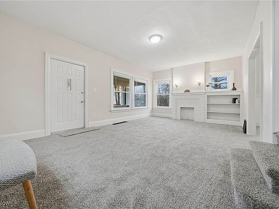 5th image of 225 Cranz Pl