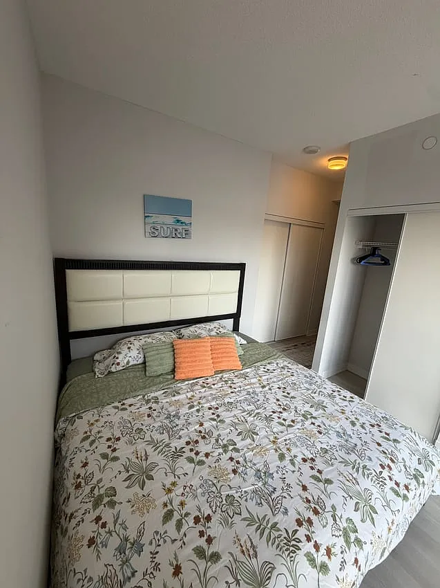 Master Room Queens Wharf Road & Spadina Avenue — Photo 2