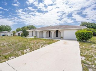 2807 6th St W, Lehigh Acres, FL 33971