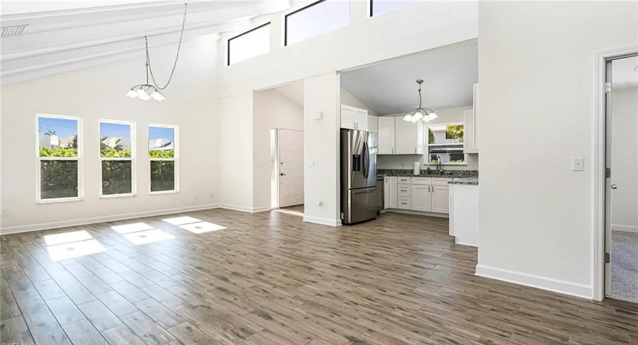 17020 Golfside Cir — Photo 4