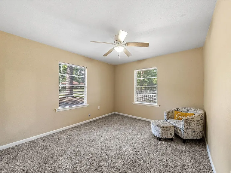 1105 Thomas Ave — Photo 13