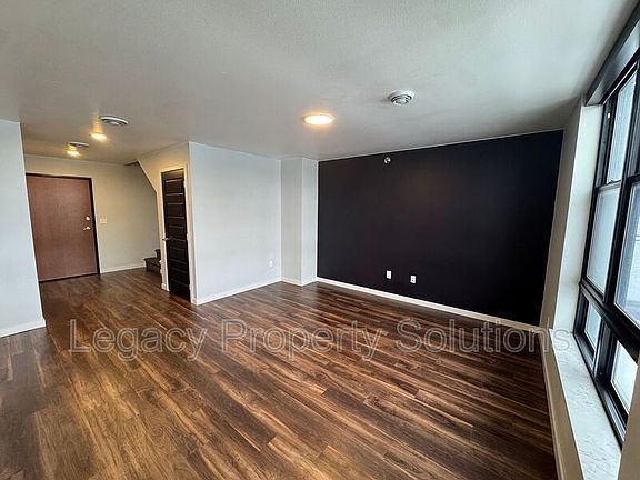 5th image of 208 E Greenfield Ln Unit C-312