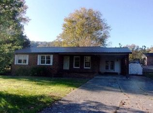 25 Short St, Thelma, KY 41260