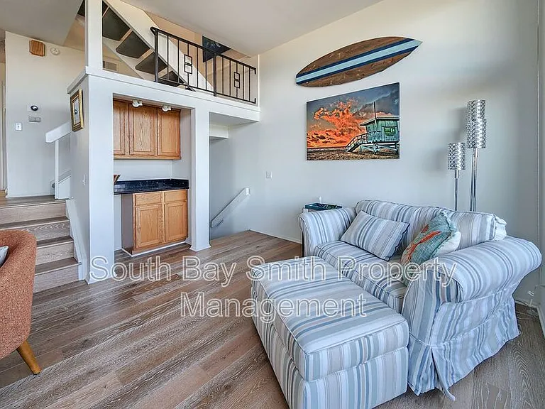 420 Palos Verdes Blvd — Photo 9