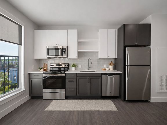 3rd image of 104 Washington St #204