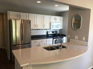 1110 Erin St #B, Madison, WI 53715