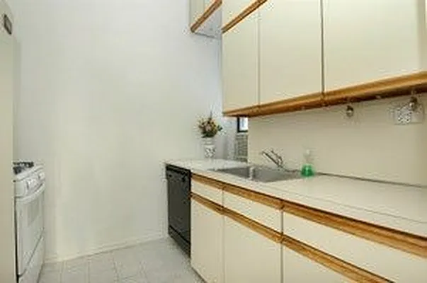 Sold by Douglas Elliman | media 27