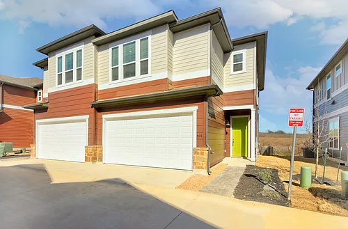 1015 Vista View Dr Photo 1