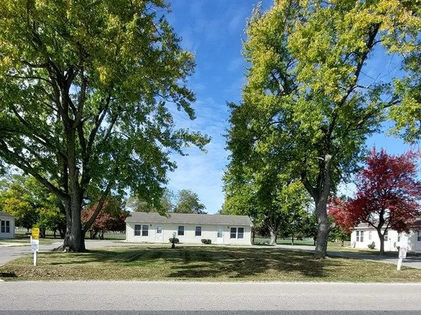 708 & 710 N Orange St #708, Lexington, IL 61753