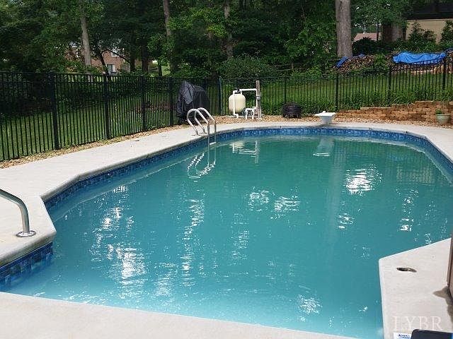2nd image of 86 Ash Grove Dr