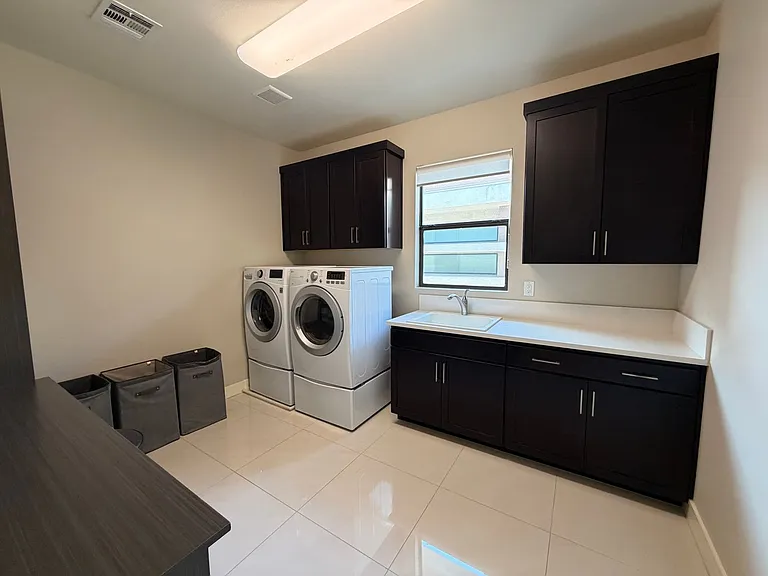 66 Pristine Glen St — Photo 23