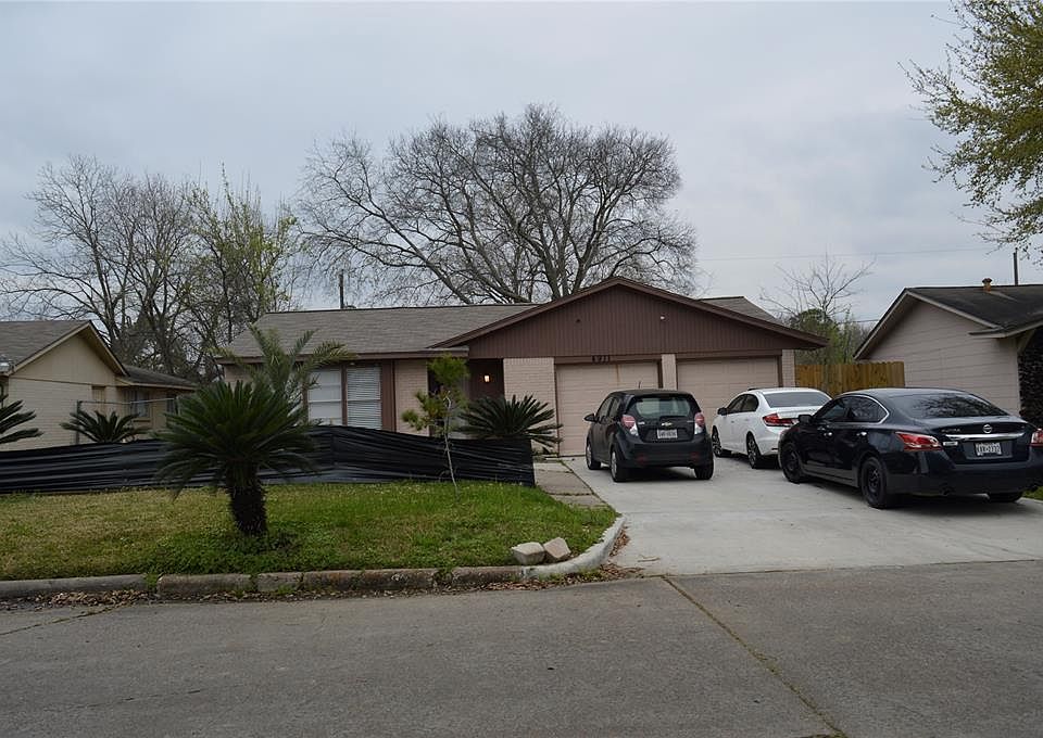 1st image of 4911 Denoron Dr