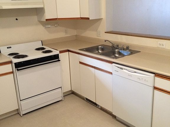 5th image of 1530 Cooley St APT 8
