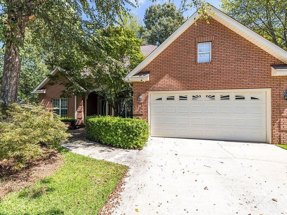 1st image of 216 Plantation Dr