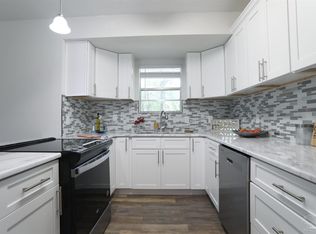 5376 E Avenida De Golf, Pace, FL 32571