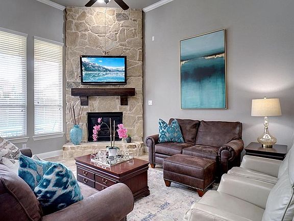 3rd image of 2837 Earl Dr