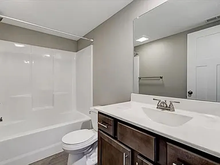 4009 NE 6th St — Photo 16