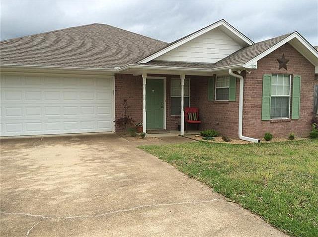 1st image of 1122 Woodlands Park Dr
