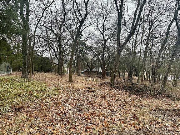 2nd image of 114 Maple Dr