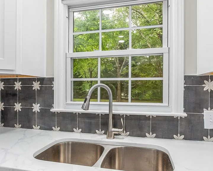 701 N Peace Haven Rd — Photo 5