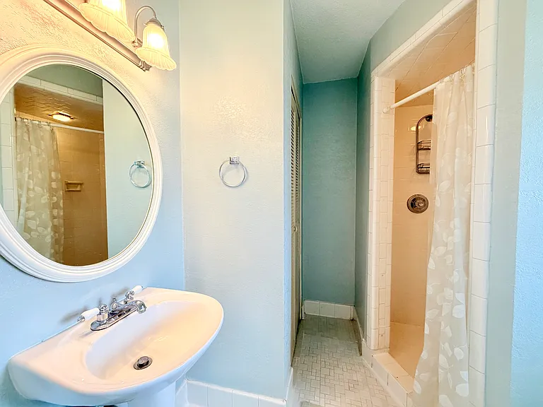 2375 Champion Ct — Photo 11