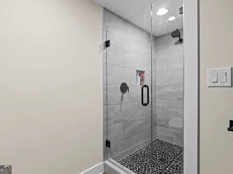 110 Arcadia Ave — Photo 36