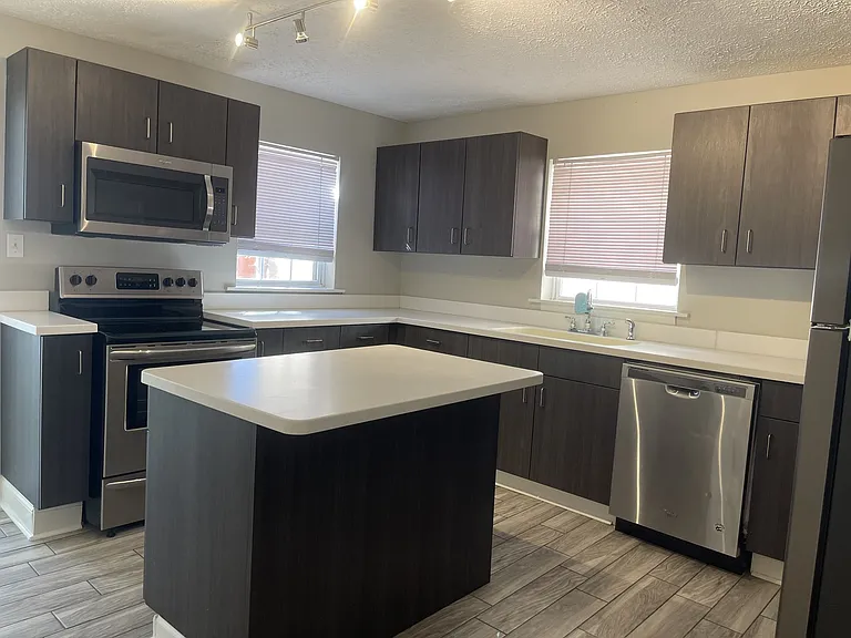 6209 Louisiana Ave — Photo 2