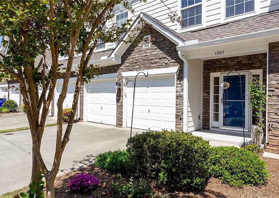 1st image of 1307 Bartlett Cir