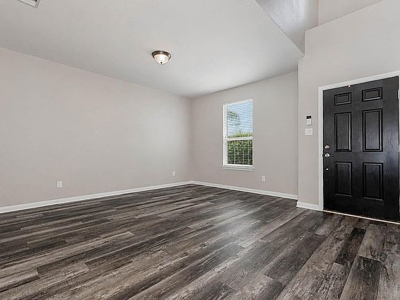 5th image of 30218 Creekside Dr