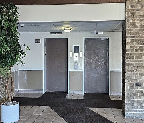 3rd image of 1460 Fairlane Dr APT 518