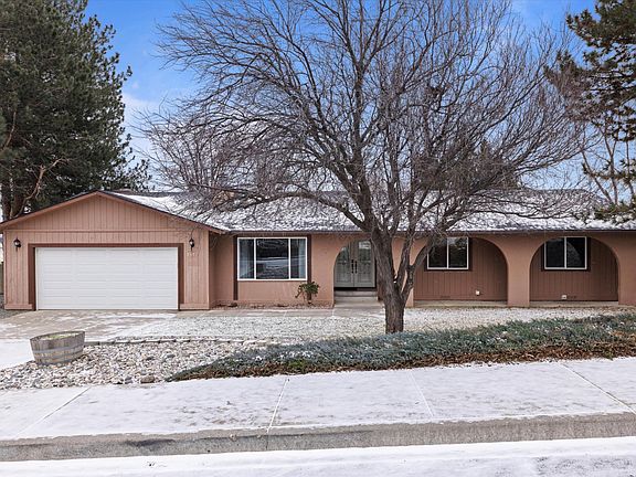 Enjoy a well maintained yard included in the price of your rent.