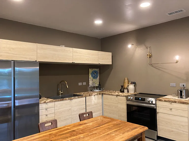 1070 N Amberwood St #B — Photo 5