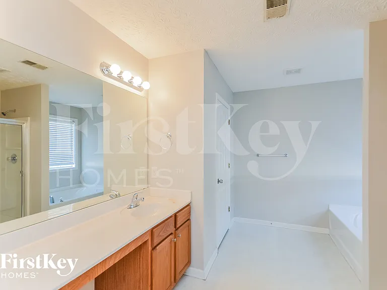 6061 Fairington Farms Ln — Photo 11